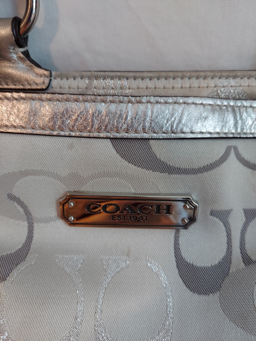 Coach Gallery Optic Signature Silver Metallic Tote Handbag F19664 - Picture 4 of 16